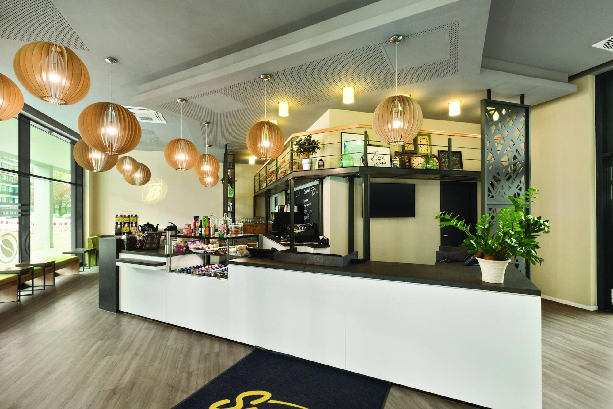 Super 8 By Wyndham Augsburg Hotel Buitenkant foto