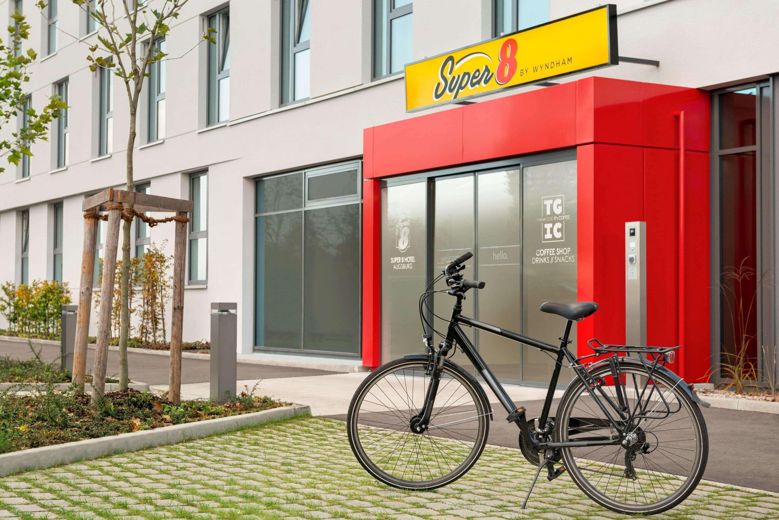 Super 8 By Wyndham Augsburg Hotel Buitenkant foto