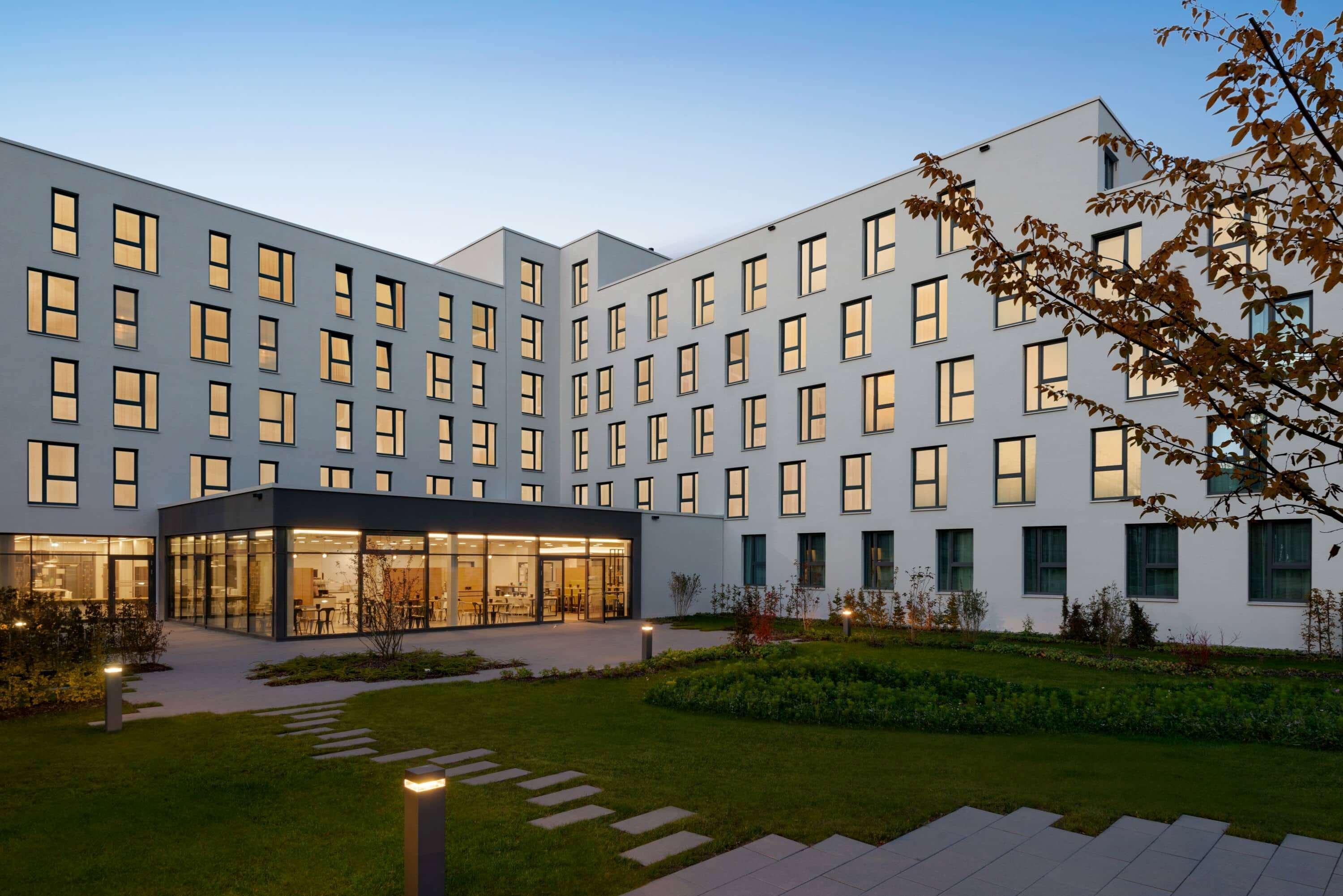 Super 8 By Wyndham Augsburg Hotel Buitenkant foto