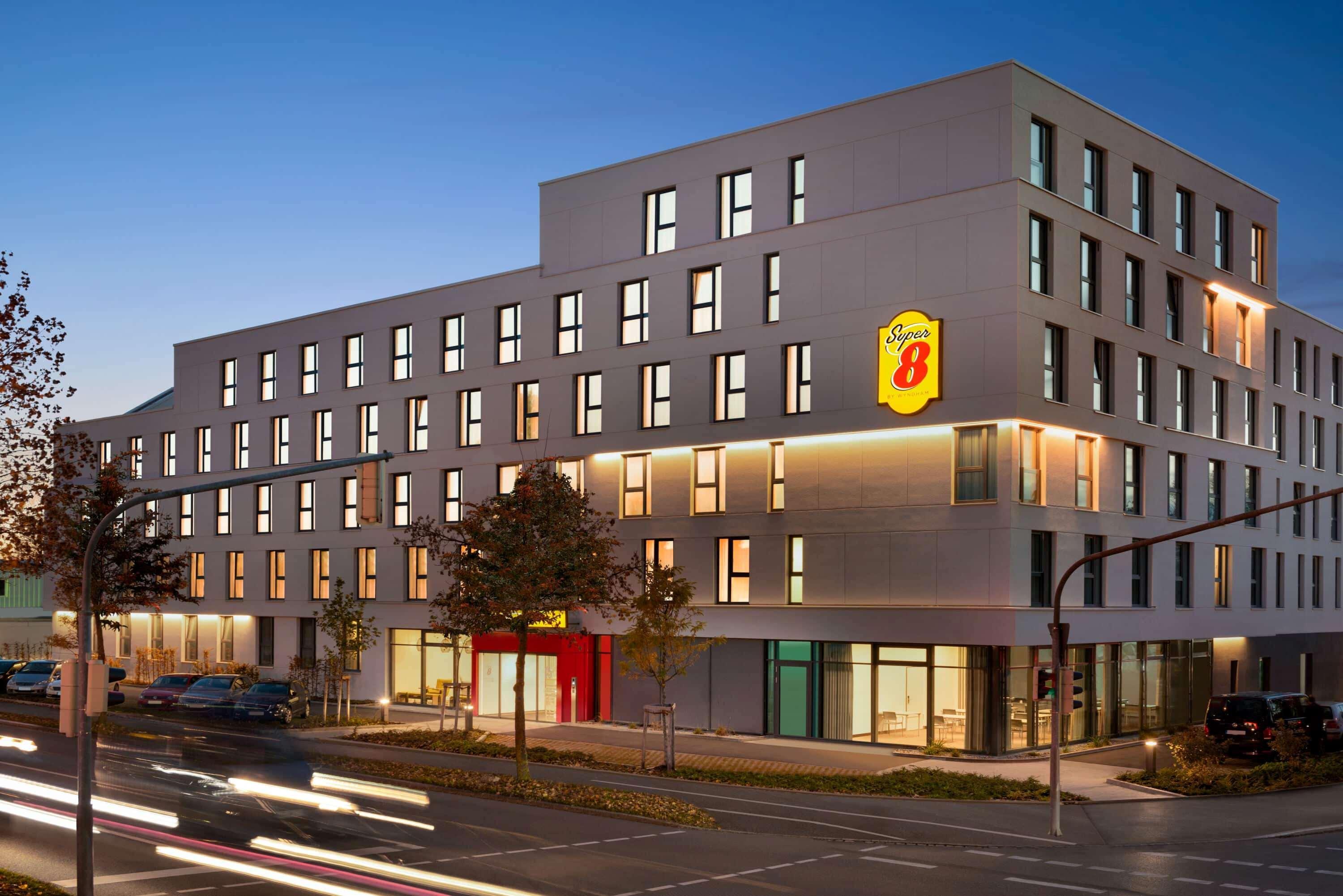 Super 8 By Wyndham Augsburg Hotel Buitenkant foto